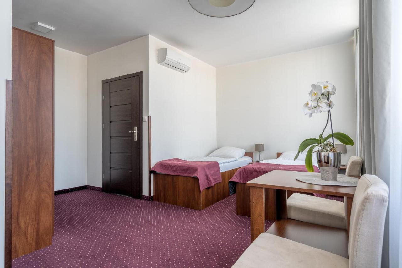 Hotel Stork Brodnica  Buitenkant foto