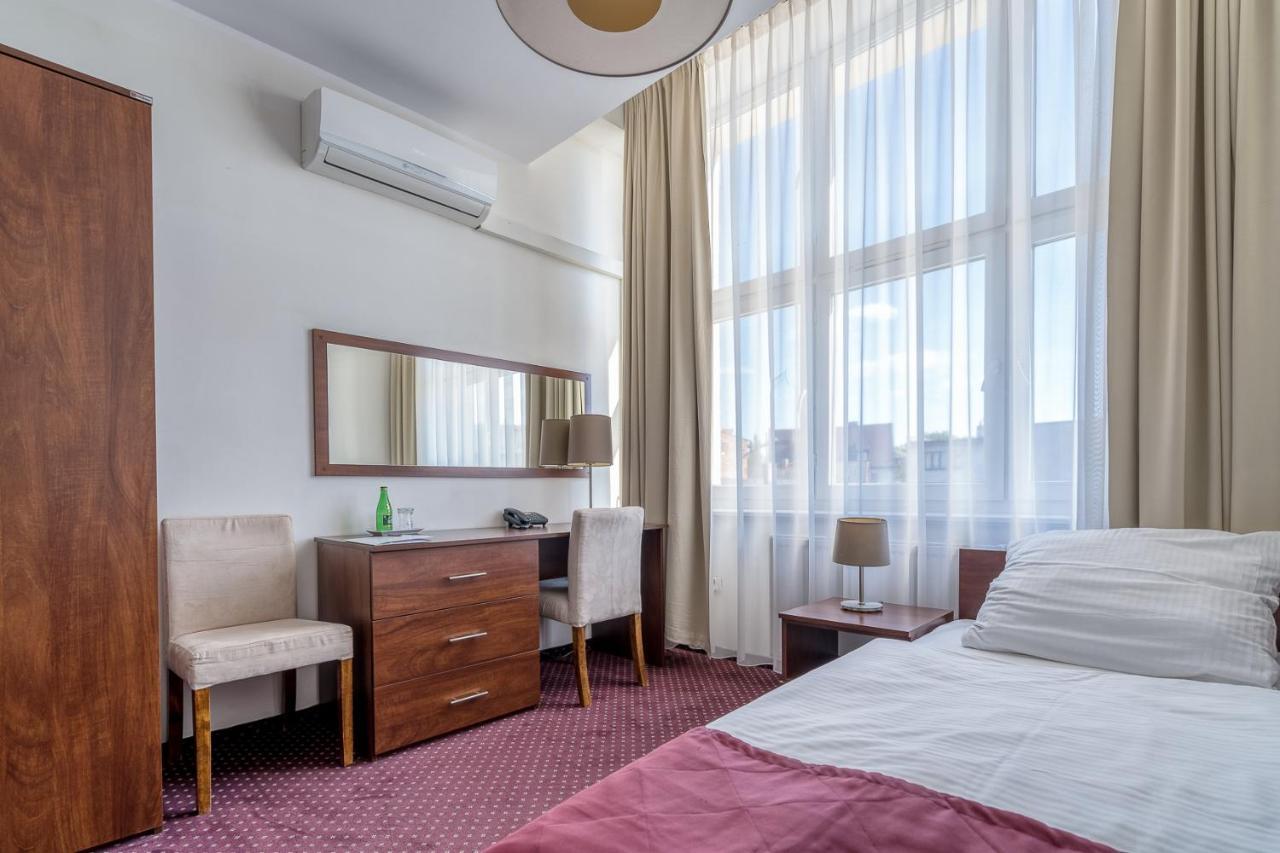 Hotel Stork Brodnica  Buitenkant foto