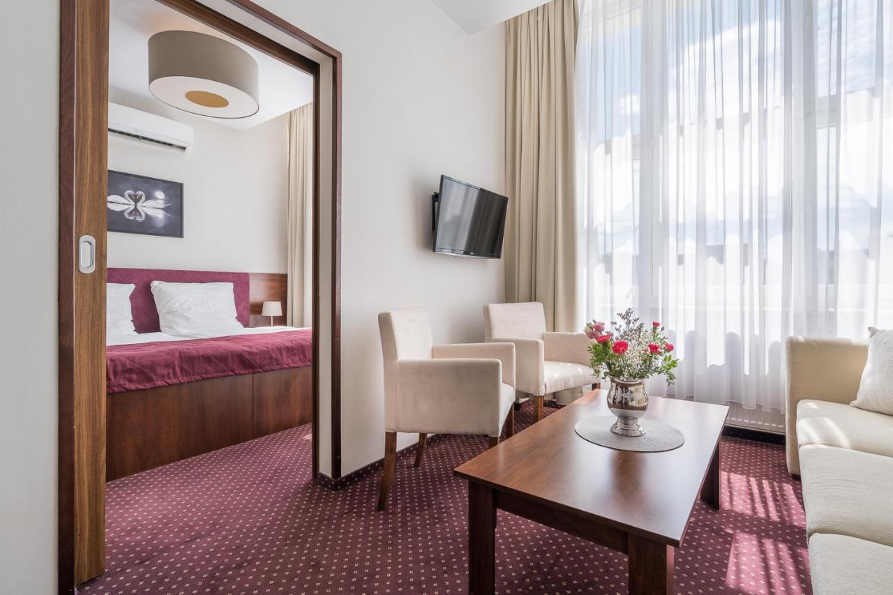 Hotel Stork Brodnica  Buitenkant foto